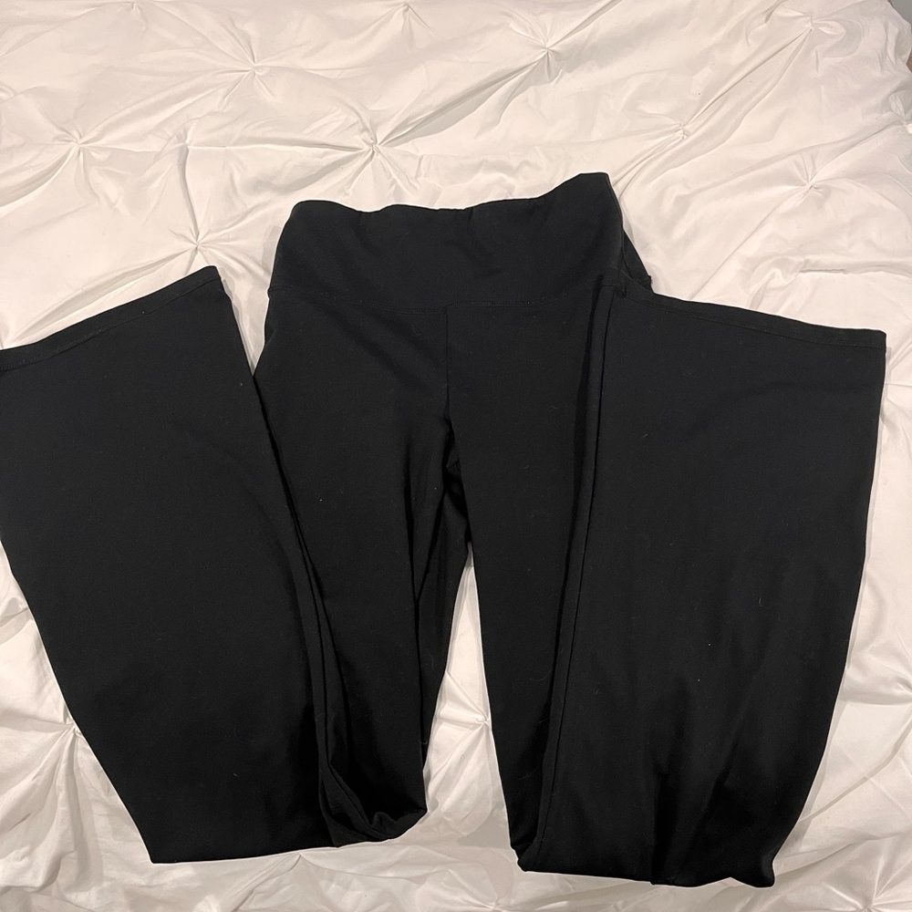 American Eagle black flare leggings